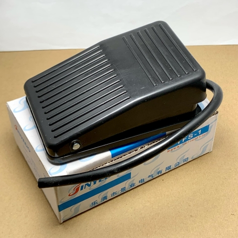 Công tắc bàn đạp chân con cóc TFS-1 380VAC 10A 3 dây COM NO NC