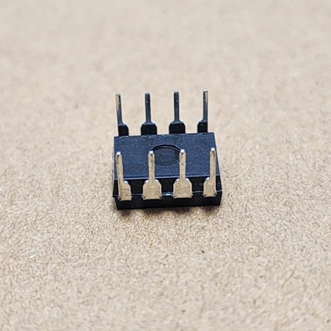 Chip nhớ AT24C08 AT24C08N DIP-8