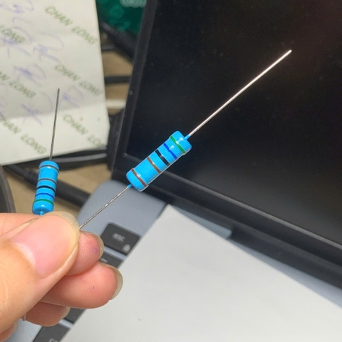 5 cái điện trở vòng màu 3W 5.6KR 5.6Kohm 5KR6 562