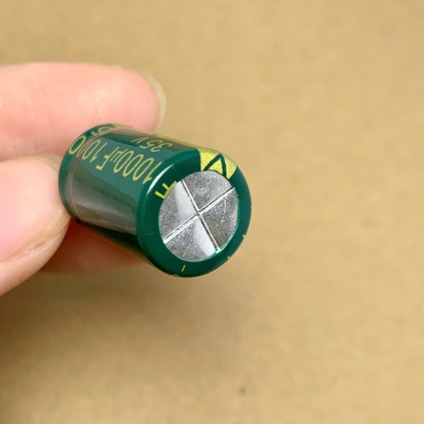 4 cái tụ điện hóa 1000uF 35V xanh lá 13x21mm tần số cao