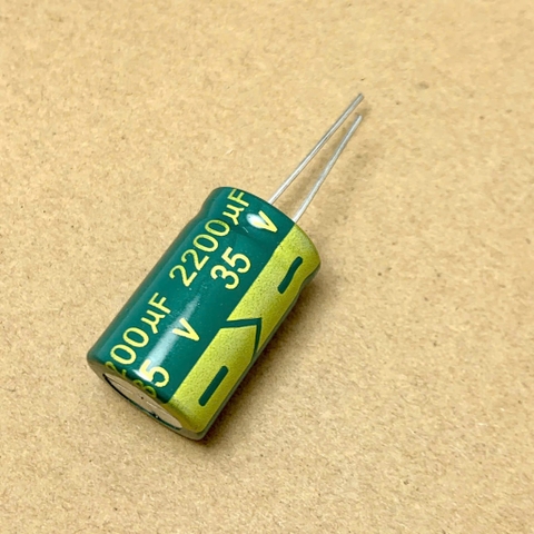 4 cái tụ hóa 2200uF 35v 2200uF35V 2200uF ±20% xanh lá 16x25mm