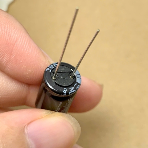 4 cái tụ hóa điện 4.7uF 450V 4.7uF450V 450BXC4R7 ±20% kích thước 10x16mm chính hãng RYBYCON