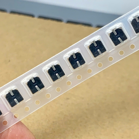 20 cái tụ nhôm 10uF 25V 10uF25V kích thước 4x5.4mm