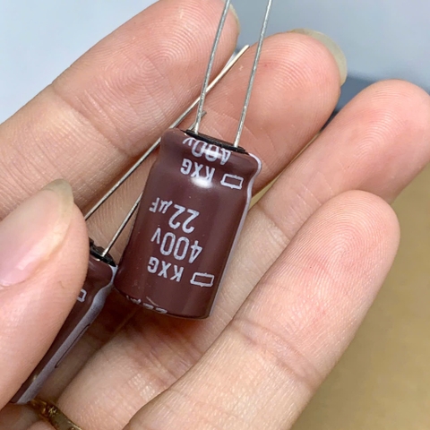 2 cái tụ điện hóa 22uF 400V 400V22uF 400V 22uF KXG hãng NNC kích thước 12.5x20mm