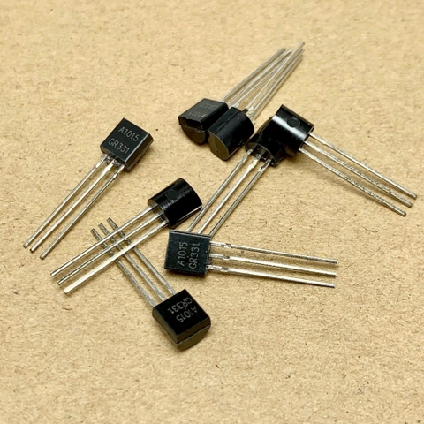 10 cái 2SA1015 A1015 Transistor 50V 0.15A kênh PNP TO-92
