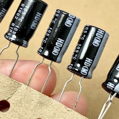 10 sản phẩm tụ điện hóa 330uF 25V 330uF25V 8x16mm NICHICON