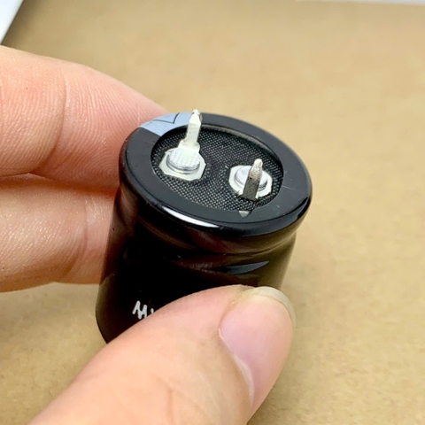 Tụ điện hóa 450v82uF 82uF 450V 82uF450V 22x25mm chính hãng RUBYCON