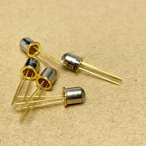 Led diode thu quang hồng ngoại ST-1KL3B 3 chân kích thước 5mm bước sóng 940nm chính hãng