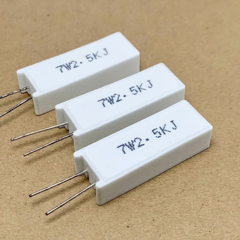 Điện trở sứ 7W 2.5Kohm 2.5KR 252 kiểu dọc