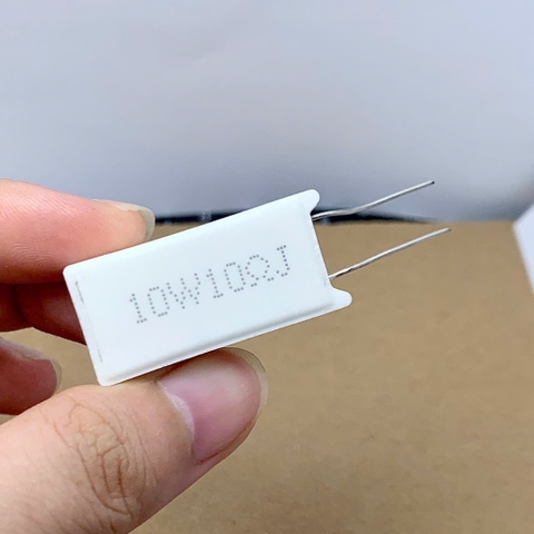 4 cái điện trở sứ 10W 10ohm 10R 100 kiểu chân dọc 16x35mm