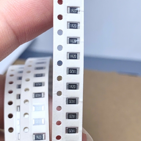 20 cái điện trở dán SMD 1206 1.2R 1R20 1.2ohm