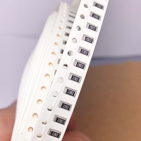 20 sản phẩm điện trở dán SMD 1206 22KR 22Kohm 2202 223