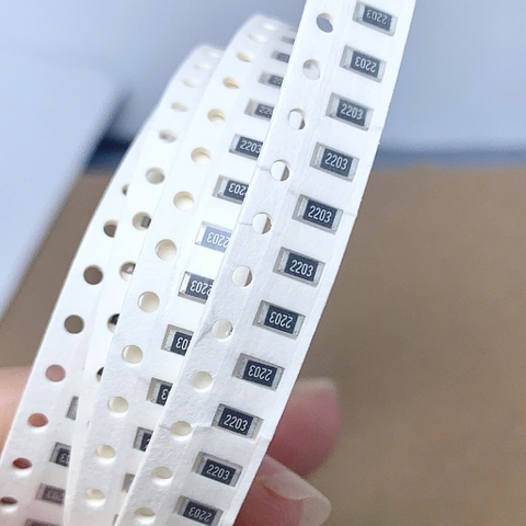 10 cái Điện trở dán SMD 1206 220KR 220Kohm 2203 224