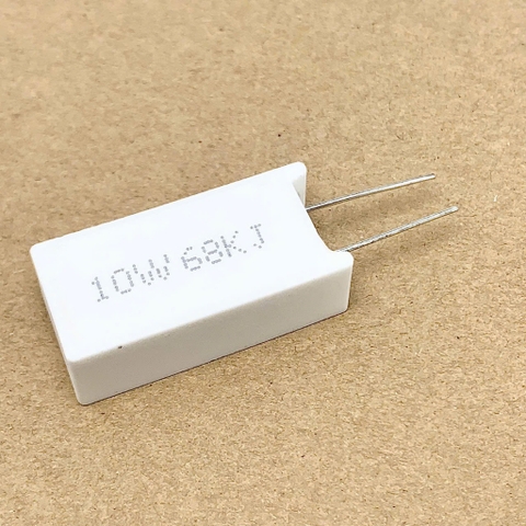2 cái điện trở sứ 10W 68KR 68Kohm 683 10W kiểu chân dọc kích thước 35x25mm