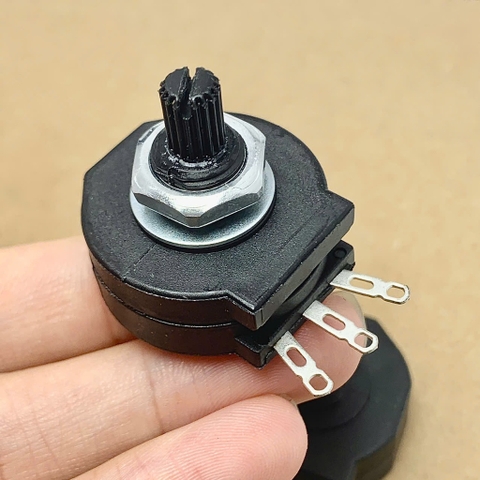 2 cái biến trở chiết áp volume máy hàn RVS28 B502 5KR 5Kohm 3 chân đơn