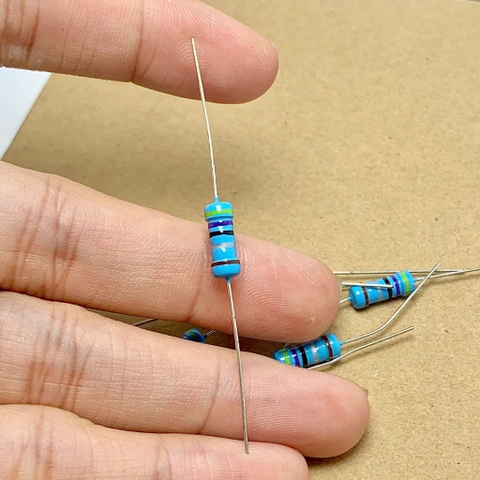 10 cái điện trở vòng màu 1W 4.7ohm 4R7 4.7R 1%