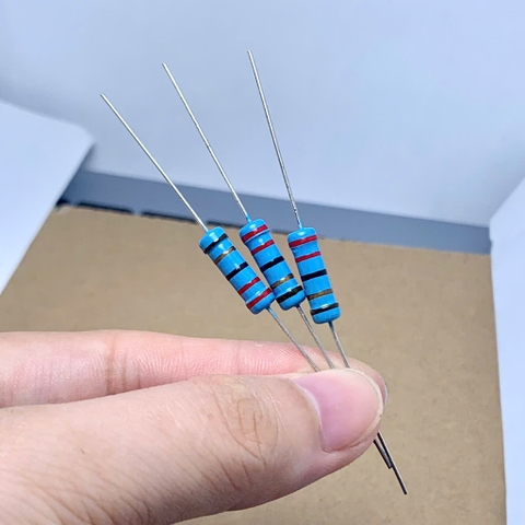 10 cái điện trở 2W 22ohm 22R 1%