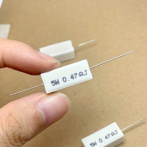 5 cái điện trở sứ 5W 0.47ohm 0.47R R47 9x9x22mm
