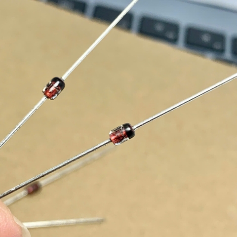 10 cái 1N4754A IN4754A Diode Zener ổn áp 39V 1W