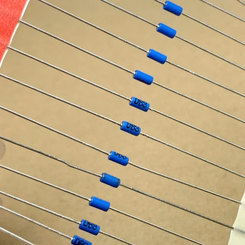 10 sản phẩm DIAC DB3 DO-35 ST chân cắm