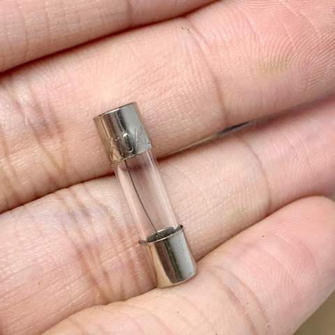 10 cái cầu chì ống thủy tinh 250V 10A kích thước 5x20mm