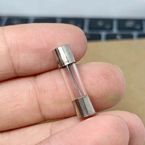 10 cái cầu chì ống thủy tinh 250V 15A kích thước 5x20mm