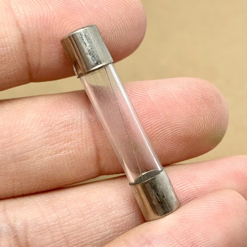 10 cái cầu chì ống thủy tinh 250V 2A kích thước 6x30mm