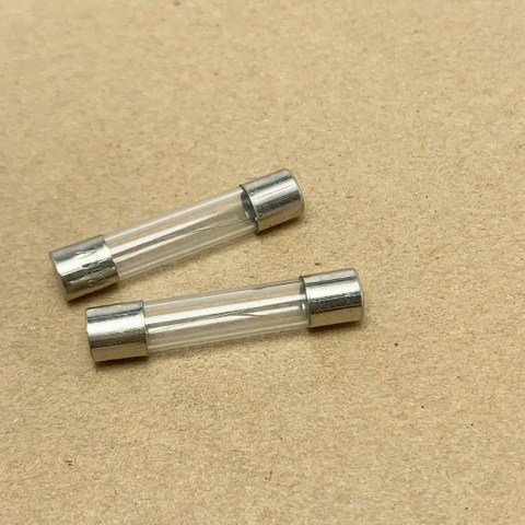 10 cái cầu chì ống thủy tinh 250V 2A kích thước 6x30mm