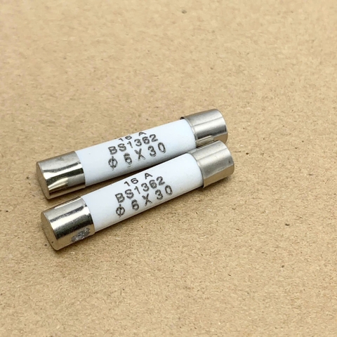 10 cái cầu chì ống thủy tinh 250V 16A kích thước 6x30mm