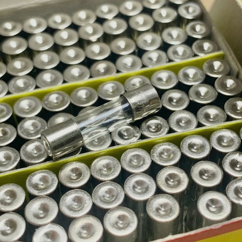 10 cái cầu chì ống thủy tinh 250V 1.5A kích thước 5x20mm