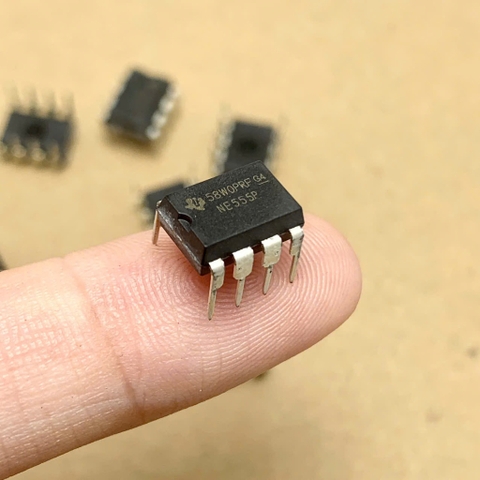 5 cái NE555N NE555 SA555 SE555 DIP-8 chính hãng