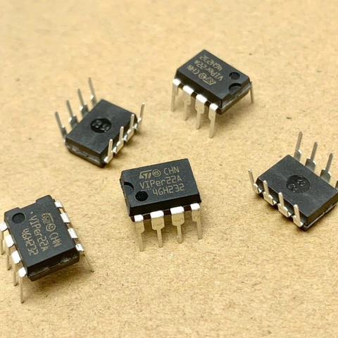 VIPER22A (SMPS) 20W DIP-8 chính hãng