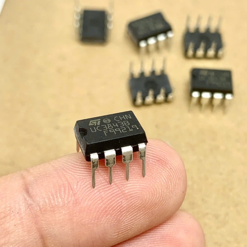 4 cái 3843B UC3843 UC3843B UC3843BN DIP-8 chính hãng