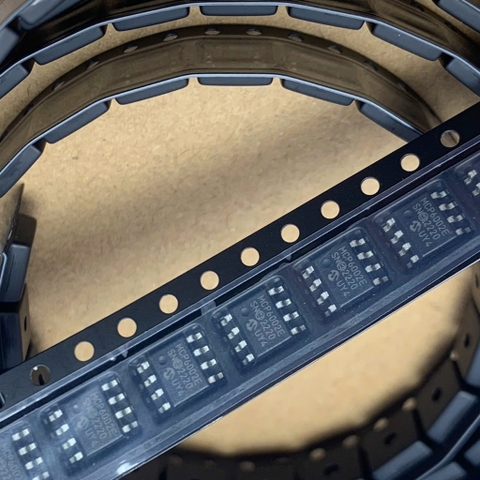 4 cái 6002E MCP6002 MCP6002T-E/SN MCP6002E SOIC-8 MICROCHIP chính hãng