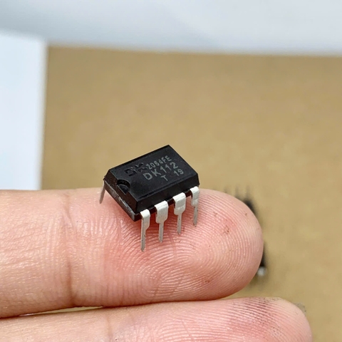2 cái IC điện tử DK112 DIP-8
