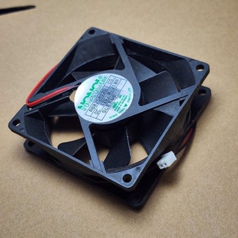 Quạt tản nhiệt máy hàn 12V 0.21A kích thước 8x8x2.5cm