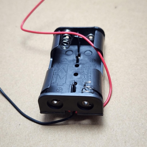 HỘP ĐẾ ĐỰNG PIN 1.5V AAA ORUM-3X2 2PIN 32x56mm