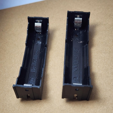 HỘP ĐẾ ĐỰNG PIN 3.7V 18650 1PIN 20x76mm