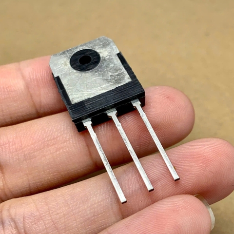 2 cái Sò D718 2SD718 TRANSISTOR 120V 8A 80W TO-3P NPN