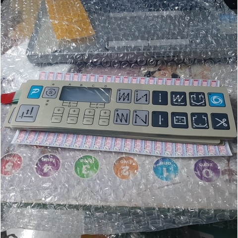 Miếng dán bàn phím màn hình máy may 1 kim QIXING 682