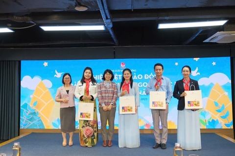 Đoàn đại biểu Cháu ngoan Bác Hồ tỉnh Bình Dương tham quan Nhà xuất bản Kim Đồng – Ngôi nhà tuổi thơ Việt Nam