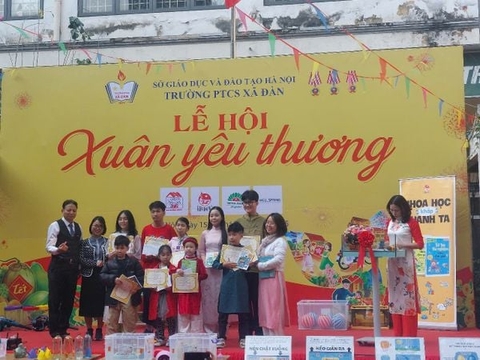 NXB Kim Đồng tham gia lễ hội “Xuân yêu thương” tại trường PTCS Xã Đàn, Hà Nội