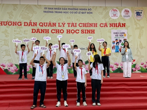 “Tiền lì xì dùng để làm gì?” – Học cách quản lí tài chính từ những điều nhỏ nhất