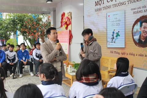 Một cuộc chiến dữ dội & Hành trình trưởng thành của người trẻ - Giao lưu với nhà văn Hoàng Anh Tú