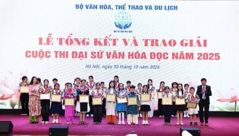NXB Kim Đồng tài trợ quà tặng thí sinh tham dự Cuộc thi Đại sứ Văn hóa đọc năm 2025