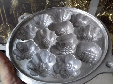 Khuôn bông lan nhôm nhỏ 12 bánh