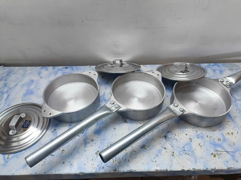 Khuôn bánh bò dừa nhôm 16cm
