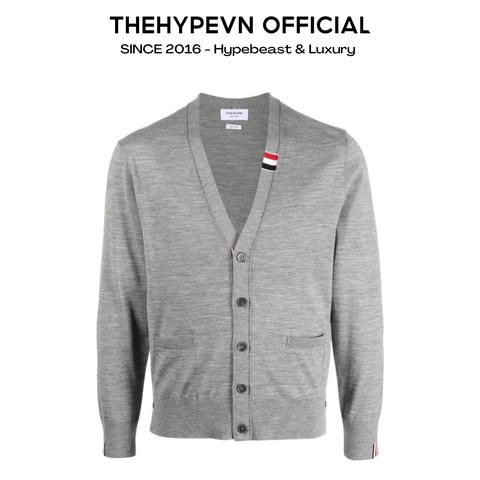 ÁO CARDIGAN THOM BROWNE TB LOGO NECK (GREY)