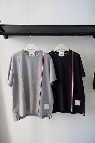 Áo Thun Thom Browne TB Emblem Grosgrain (Navy) [Mirror Quality]