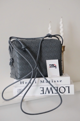 TÚI BOTTEGA VENETA MINI LOOP CAMERA BAG (GREY)